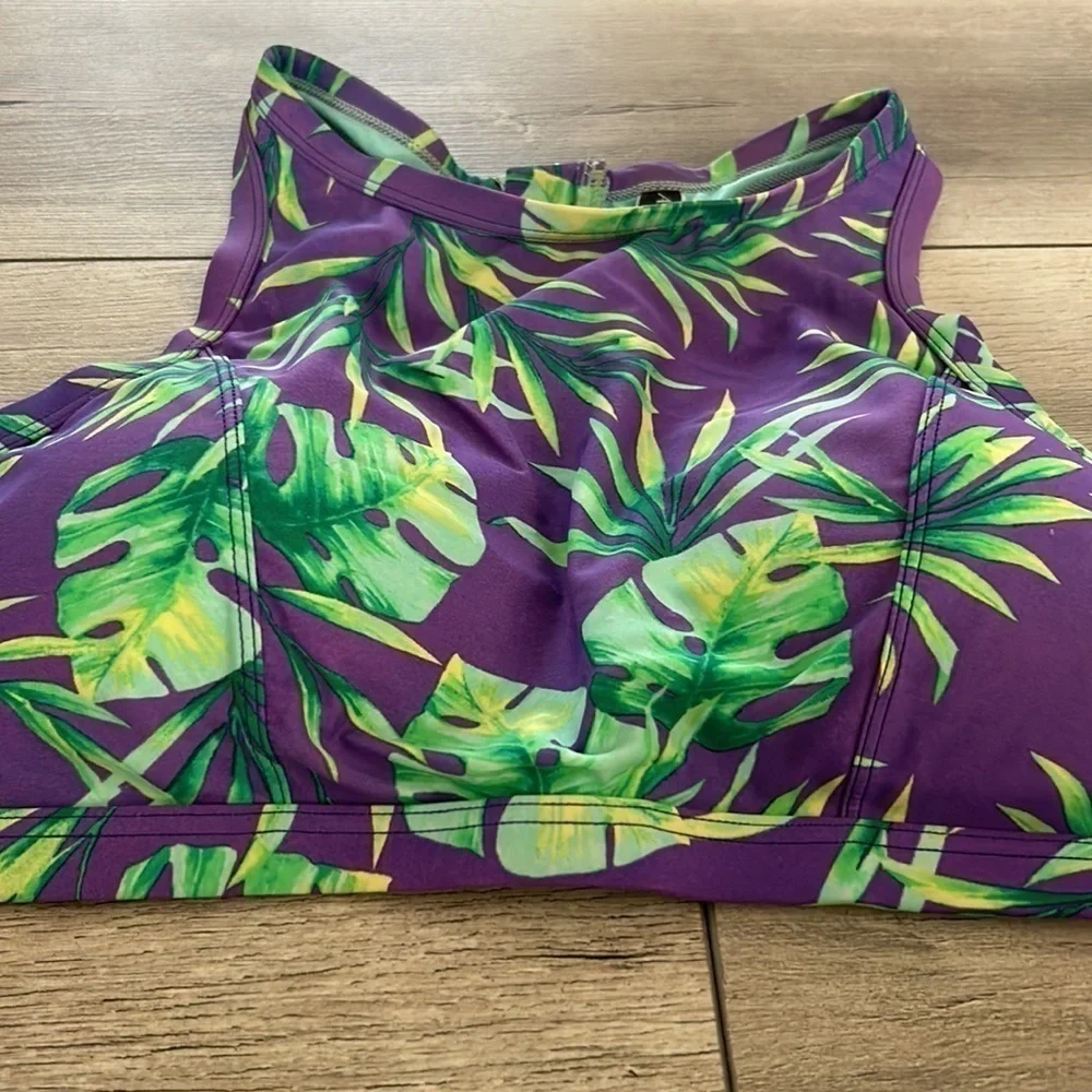 Adore Me size 1X zip back sports bra